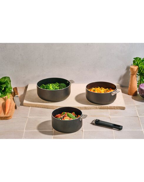 Batterie de cuisine Anti adhésive  argenté/noir -  4 pièces