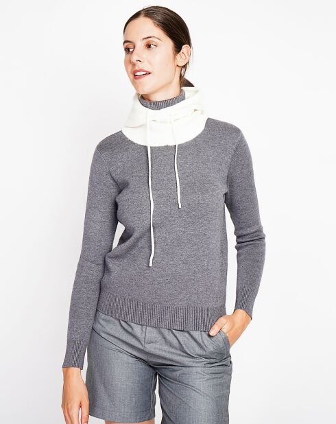 Natürliche Sturmhaube Clara