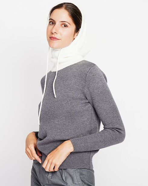 Natürliche Sturmhaube Clara