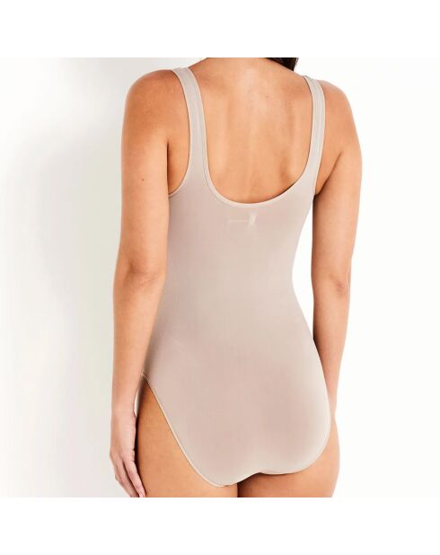 Corpo tonificante color seppia