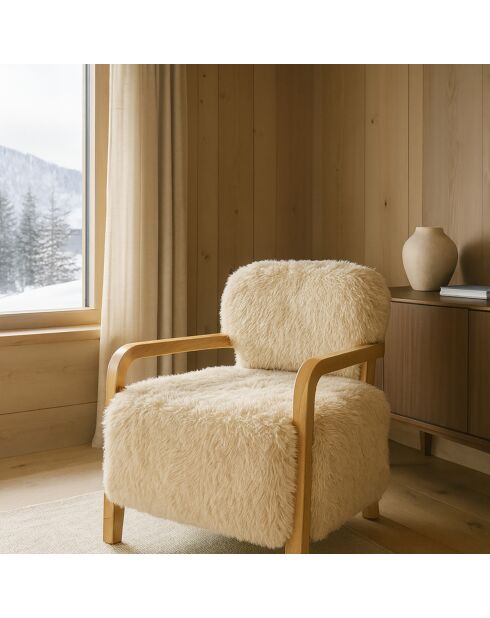 Fauteuil en tissu doux effet mouton pieds en bois yack beige/naturel - 71x79x77 cm