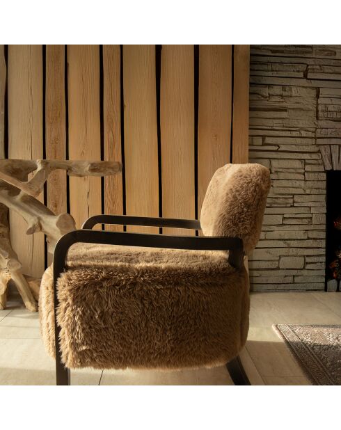 Fauteuil en tissu doux effet mouton pieds bois yack marron - 71x79x77 cm