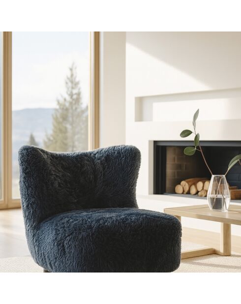 Fauteuil effet fourrure avec pieds en bois artic bleu/naturel - 76x81x77 cm
