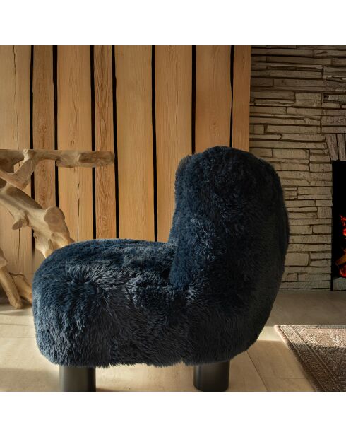 Fauteuil effet fourrure avec pieds en bois artic bleu/naturel - 76x81x77 cm