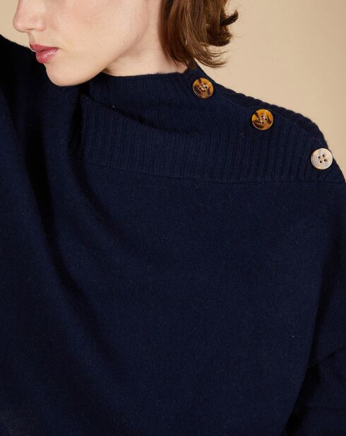 Pull ample 100% Cachemire Sandy col montant à bouton bleu nuit