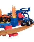 Monster Jam Supercharge Speedway con Megalodon e Crazy Bull - Età 5+