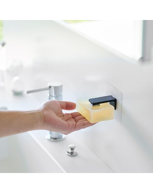 Jabonera con imán negro - 7x5,5x7 cm