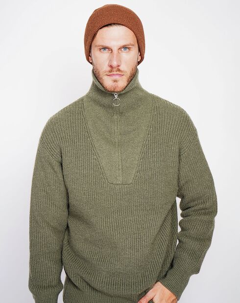 Pull Adel kaki