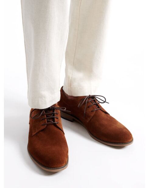 Derbies en cuir suédé noisette