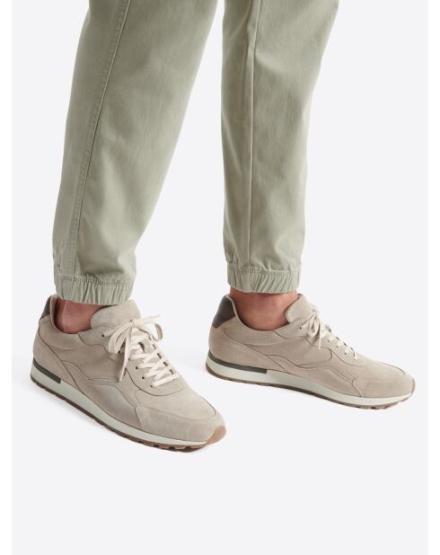 Baskets en cuir suédé beige doux