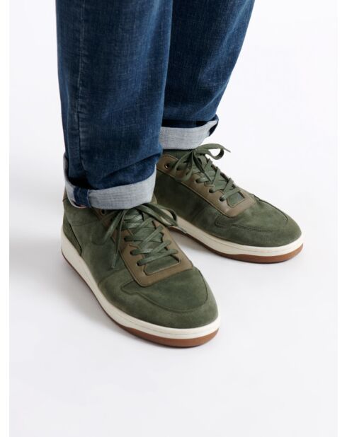 Baskets en cuir kaki