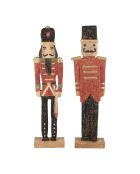 2 Décorations Soldat Casse-noisette rouges - H60 cm