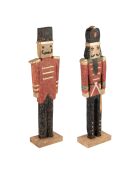 2 Décorations Soldat Casse-noisette rouges - H60 cm