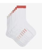 16 paires de chaussettes blanches