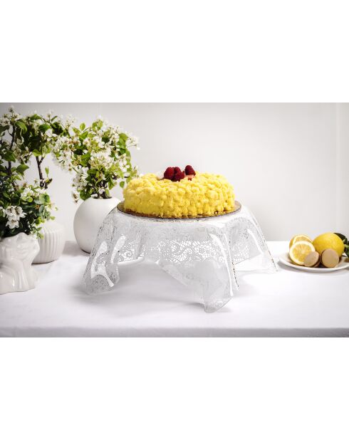 Grote kanten gordijnen in het midden