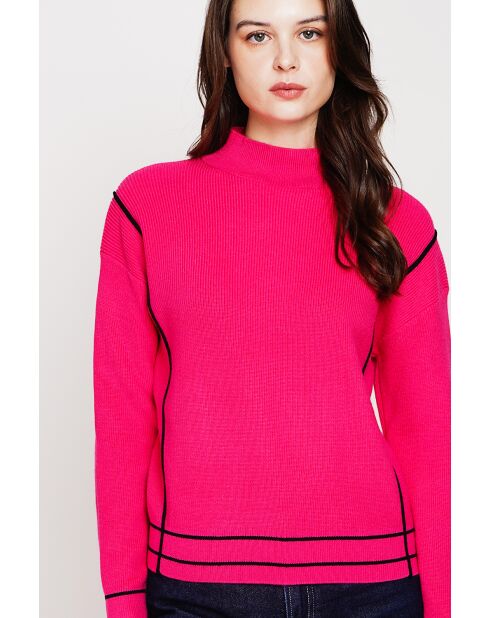 Pull col roulé montant fushia