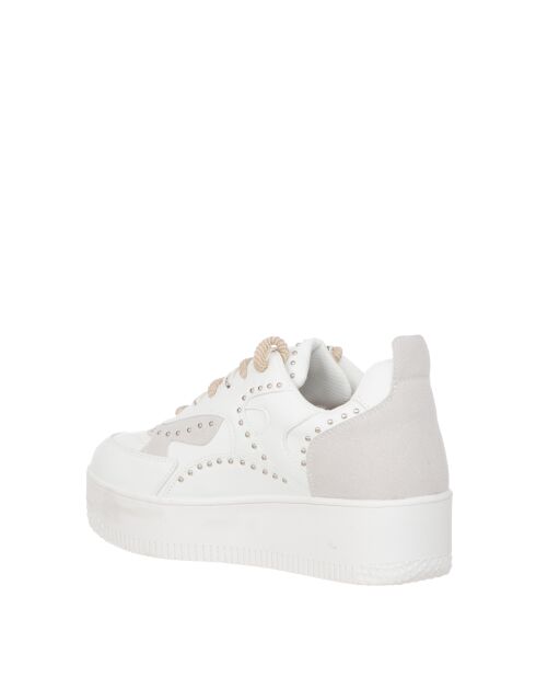 Baskets B105 blanches