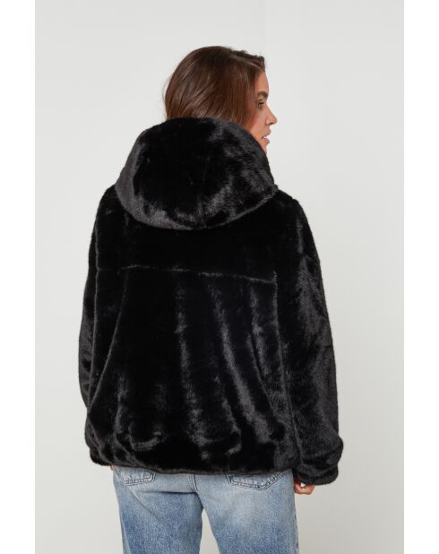 Fausse fourrure courte à capuche Leslie Noire