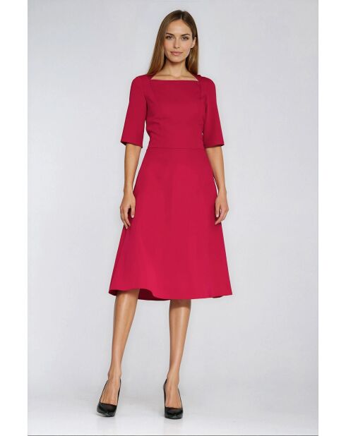 Ysoltéa Rotes Kleid