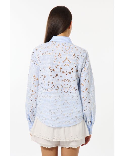 Blaues gestreiftes Schweizer Stickhemd