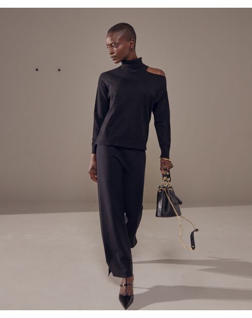 Clémentine Pullover, Rollkragen, schwarze nackte Schulter