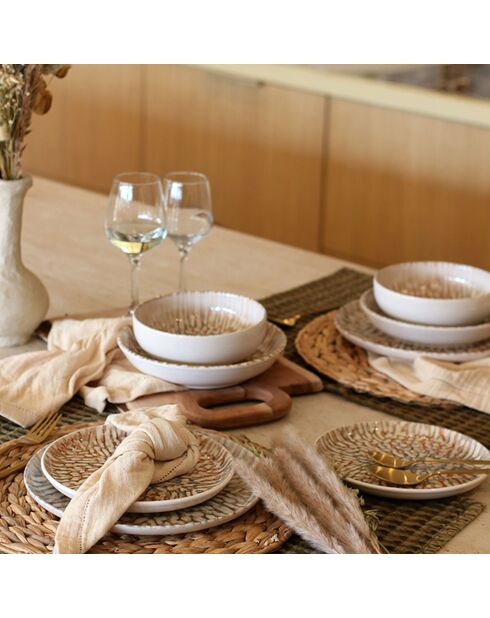 6 Speiseteller
Bernstein, 26 cm, aus Steinzeug
Braun und Beige