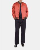 Blouson satiné avec patchs rouge