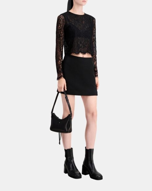 Top court noir en dentelle