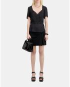 Top noir avec détails en dentelle