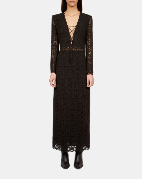 Robe longue en guipure noire