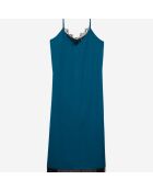 Robe nuisette longue bleue avec des détails en dentelle
