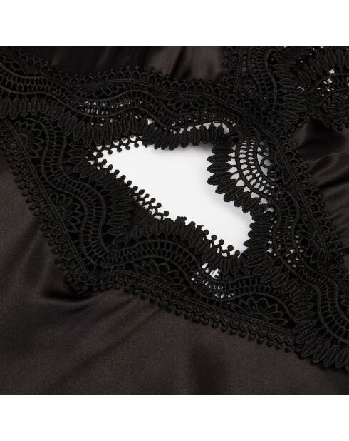 Robe nuisette longue avec guipure noire