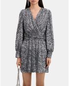 Robe courte argentée à sequins