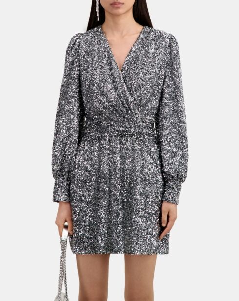 Robe courte argentée à sequins