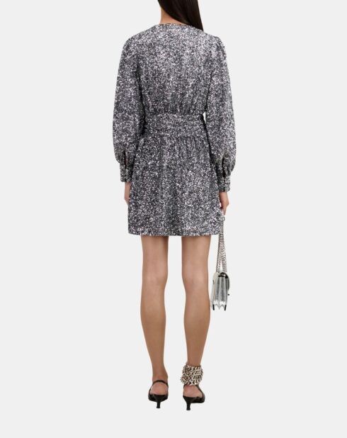 Robe courte argentée à sequins