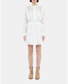 Robe courte en broderie anglaise blanche