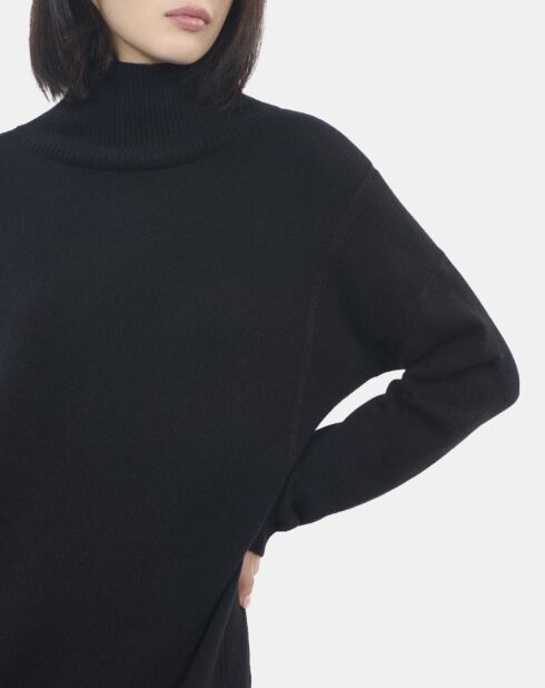 Robe pull courte en cachemire noire