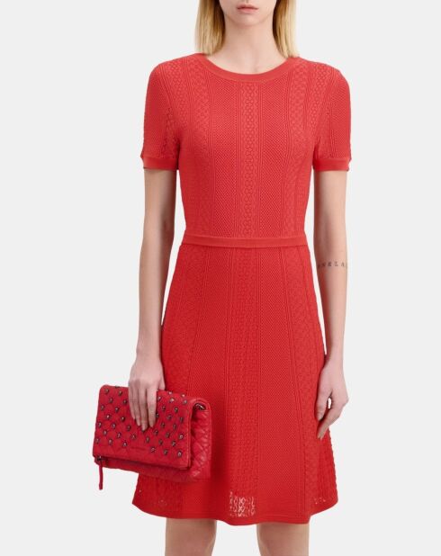 Robe courte en maille ajourée rouge