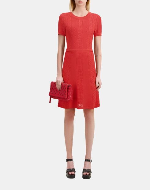 Robe courte en maille ajourée rouge