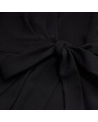 Robe portefeuille courte noire en crêpe