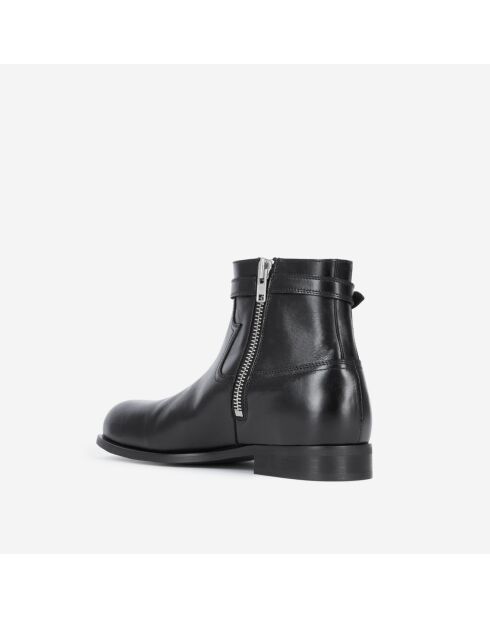 Bottines avec boucle en cuir noires