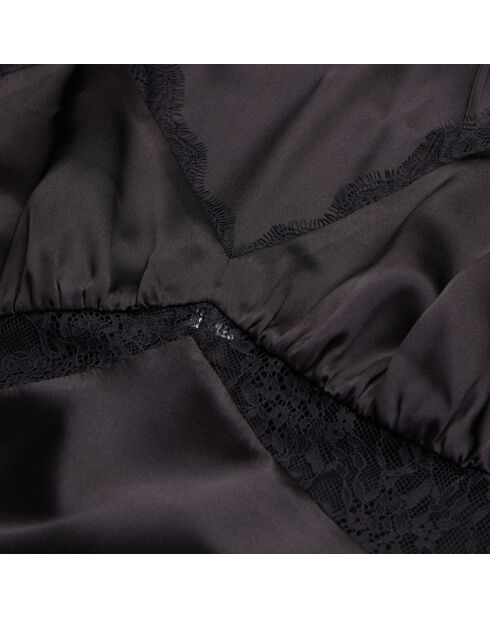 Robe nuisette courte en soie noire
