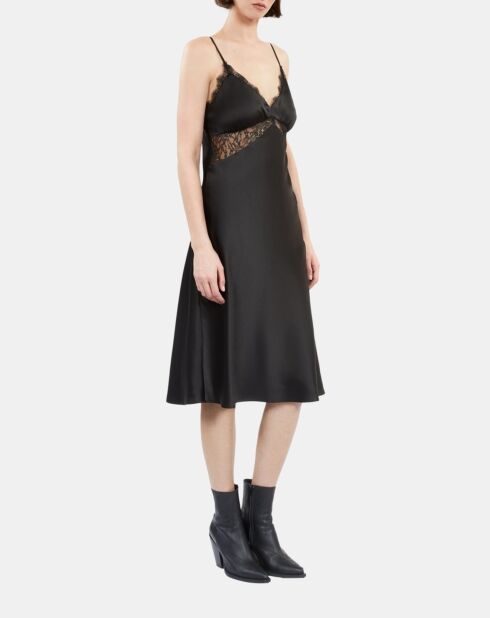 Robe nuisette courte en soie noire