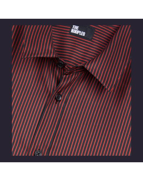 Chemise à rayures noire et rouge