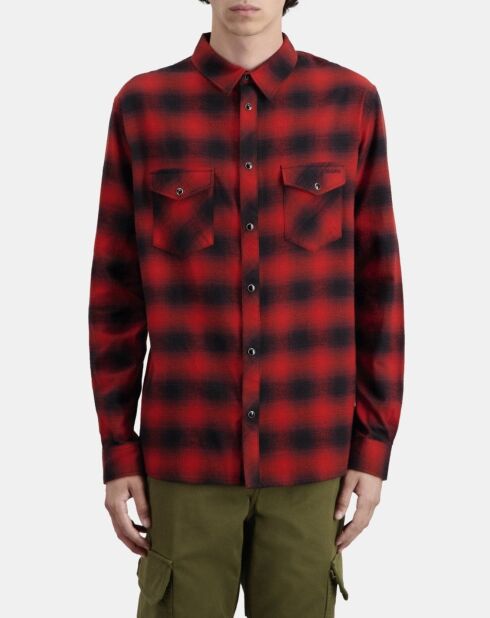 Chemise à carreaux rouge et noire
