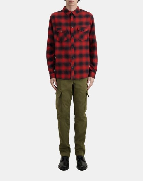 Chemise à carreaux rouge et noire
