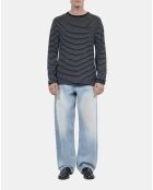 Pull en laine à rayures noires et blanches