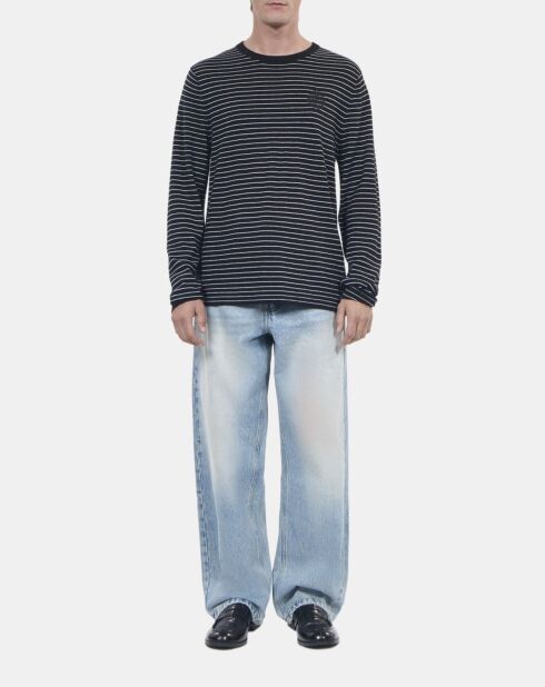 Pull en laine à rayures noires et blanches