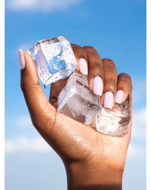 Le vernis semi-permanent Guimauve Parme