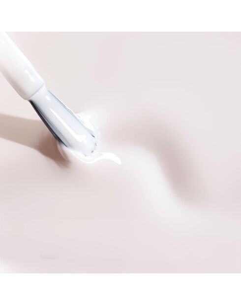 Le vernis semi-permanent Nu Blanc